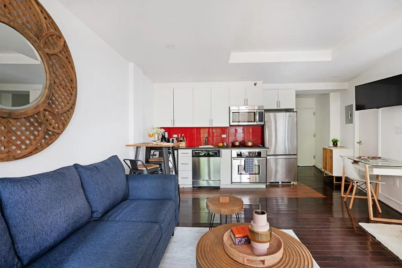 809-2B New Bldg Jr Columbus Circle Balcony Wd Apartman New York
