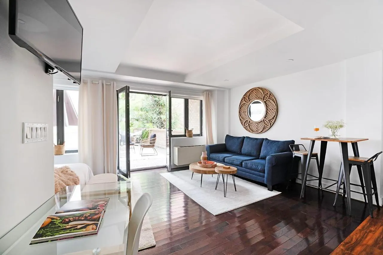 809-2B New Bldg Jr Columbus Circle Balcony Wd Apartman New York